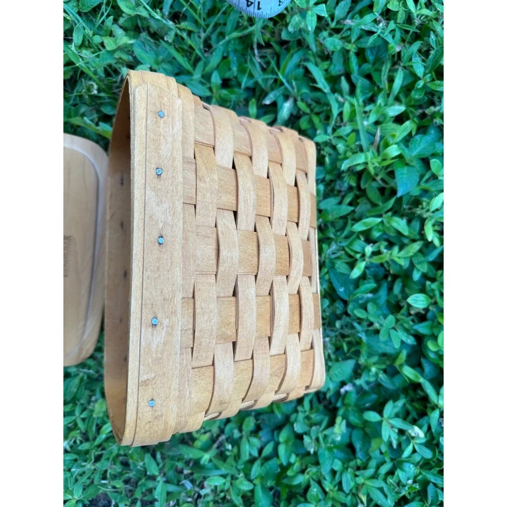 Longaberger 2000 Handwoven Recipe Basket with Woodcrafts Lid and Ceramic Tie-On